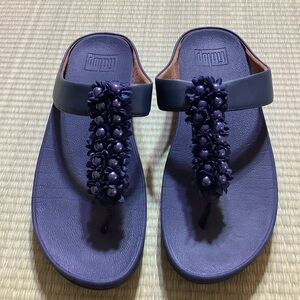 Fitflop Women’s Size 8 Navy Blue Verna Stud Thong Pearl Wedge Sandals Flip Flop